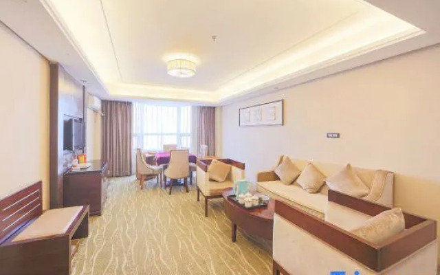 Yicheng Lanbowan Hotspring Holiday Hotel