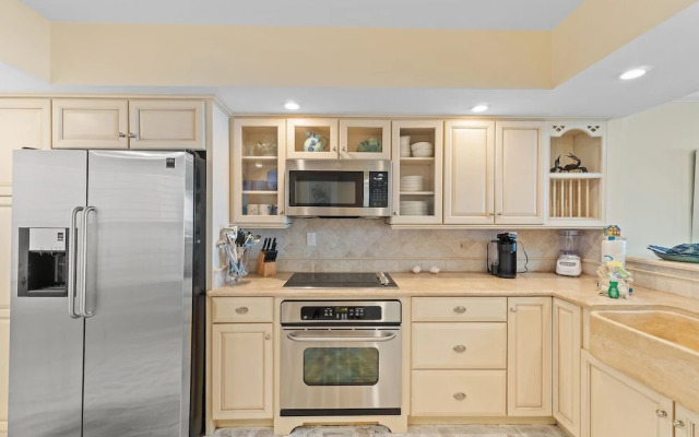 Seaspray East 825-gulf Front