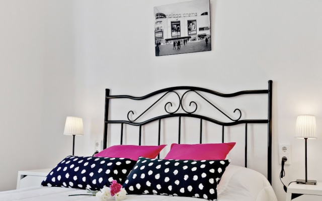 Del Parque Flats - Alvarez