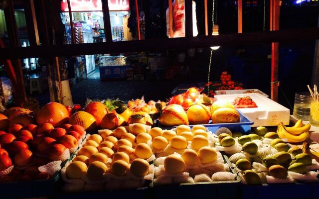 Chongqing Lugang Youth Hostel Longtousi Store