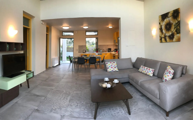 Three Stars Luxury Villas