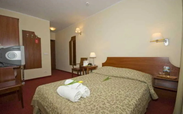 Hotel Major Budget