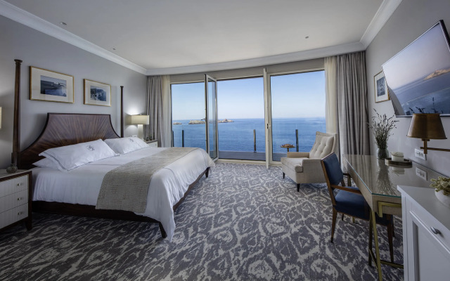 Royal Blue Hotel