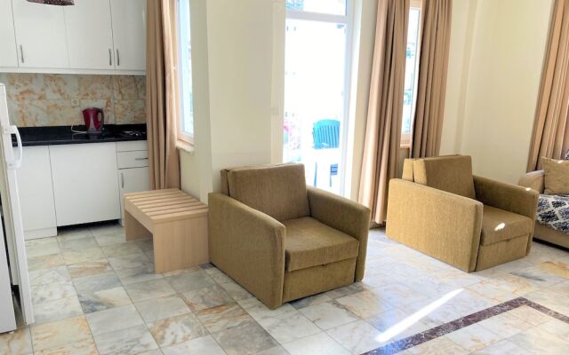 Popular 1 bed Apart Home in Central Side With Many on Site Amenities Facilities