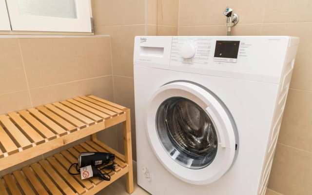 Prater Balcony Suite by ichbucheAT