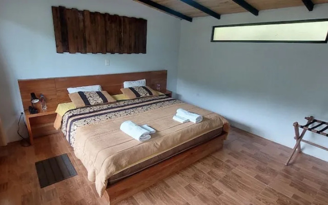 Mindo Loma Bird Lodge