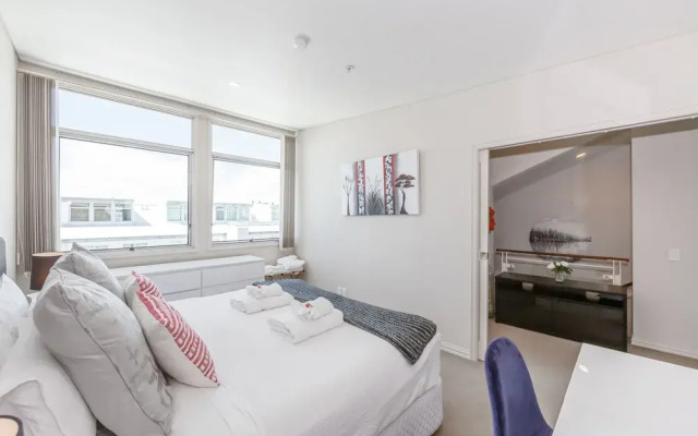 Luxury 3BR Waterfront Penthouse
