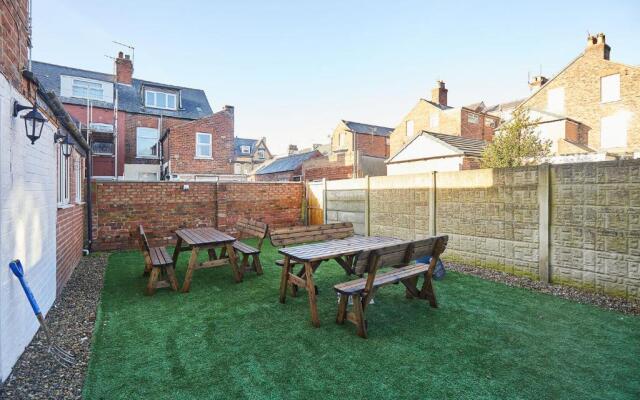 Host Stay Holyrood Lodge