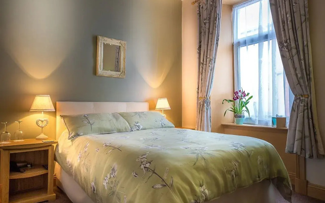 Lakeview Guest House