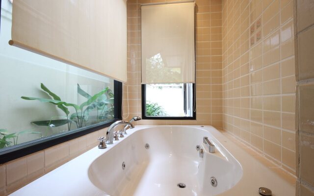 Pao Jin Poon Beach Front Villa