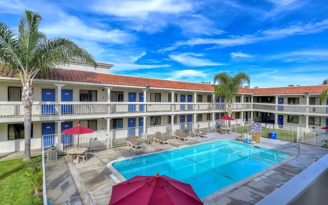 Motel 6 Carlsbad, CA Beach