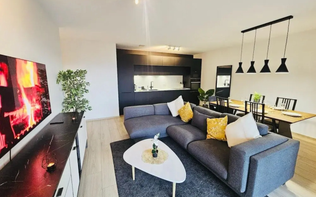 Serene 2 bedroom flat with terrace