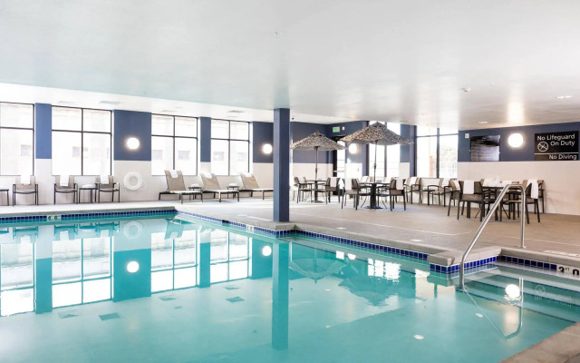 Hampton Inn & Suites La Crosse Downtown