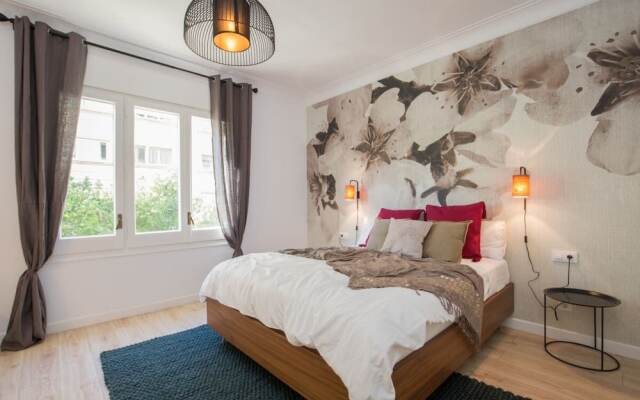 Luxurious Decor 4bdr Apt in Central, Eixample