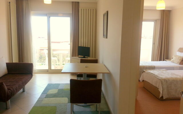 Kamer Suites & Hotel