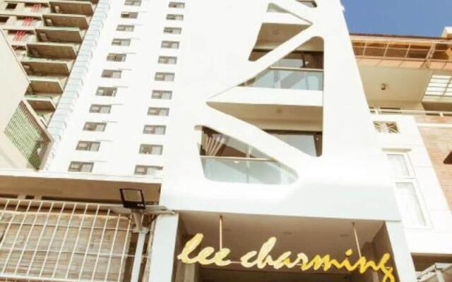 Lee Charming Hotel by ZUZU