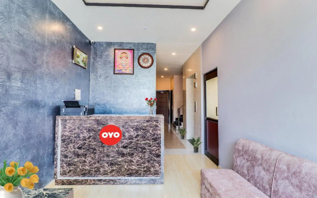 Super OYO 92578 HOTEL LA PLAZO