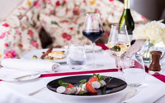 Summer Lodge Country House Hotel