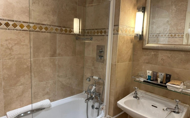 Alexander House And Utopia Spa
