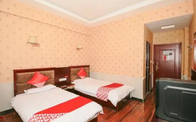 OYO Weinan Longda Business Hotel