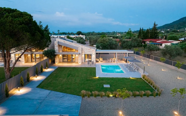 Terra Petra Luxury Villas - Gaia Villa