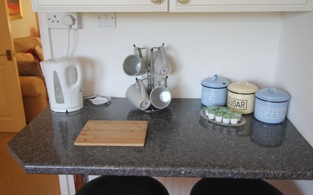 Garth Olwg 2 Bed Apartment by Cardiff Holiday Homes
