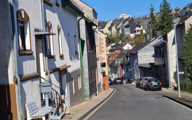 Monteurwohnung Fremdenzimmer mit WLAN, Garten, Parkplatz, eigener Terrasse