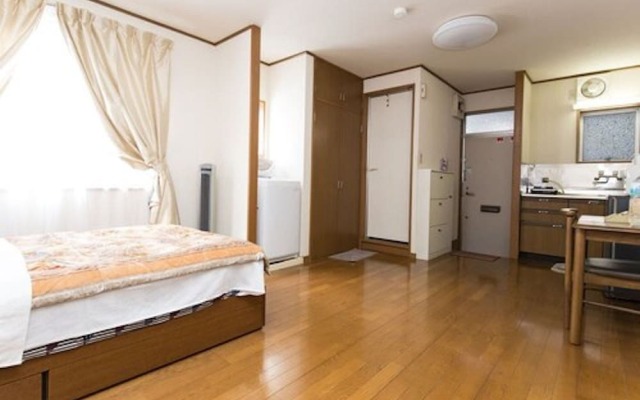 Centrally Located Deluxe Furnished.1