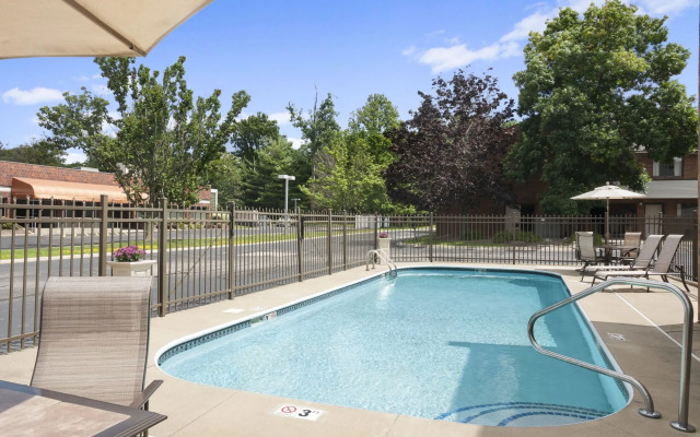 Super 8 Beachwood Cleveland Area