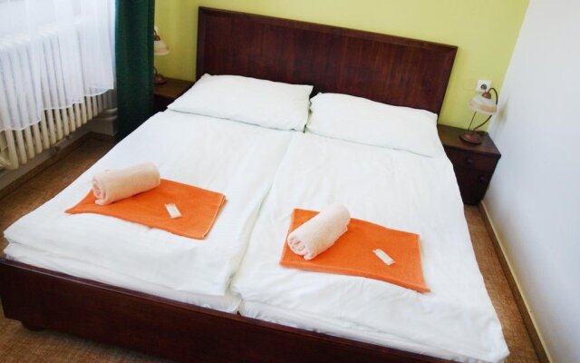 Hotel Dermot