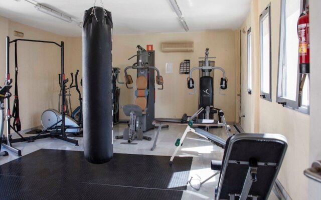 2BR  Apartment with Sea View, Gym and Pool Ref 129