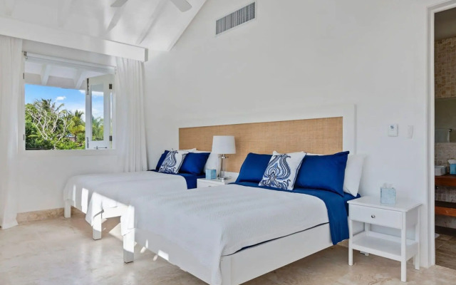 Oceanfront Golf Course Estate w Pool Guest House