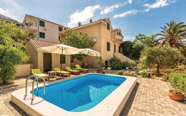 Beautiful Home in Makarska With Wifi and 2 Bedrooms