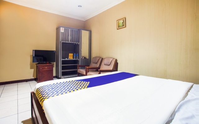 SPOT ON 3858 Elsana Transit Hotel