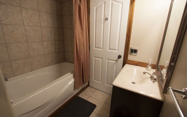 Cobblestone Manor B&B