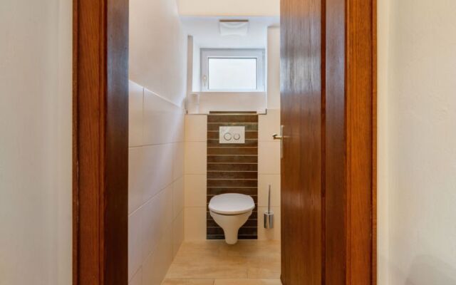 House Riki Bruck