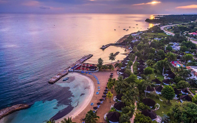 Decameron Club Caribbean Runaway Bay, Ramada All-Inclusive Resort