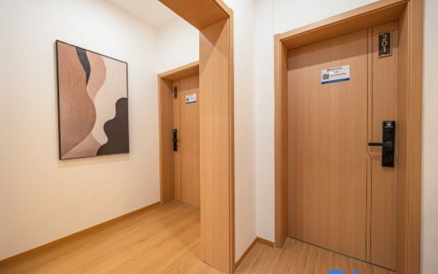 Shanghai Tuwo Youth Hostel (Hongqiao Railway Station Convention and Exhibition Center)