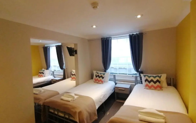 Smart Hyde Park View - Hostel