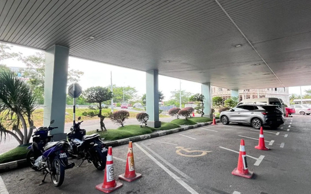Paragon Lutong Hotel