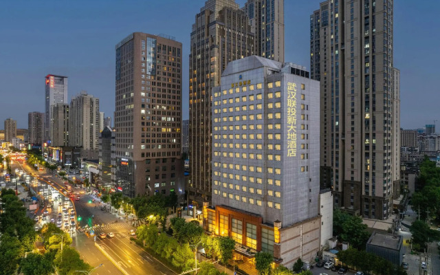 New Land Hotel