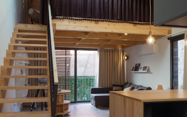 7 Gaia Roaster Apartments