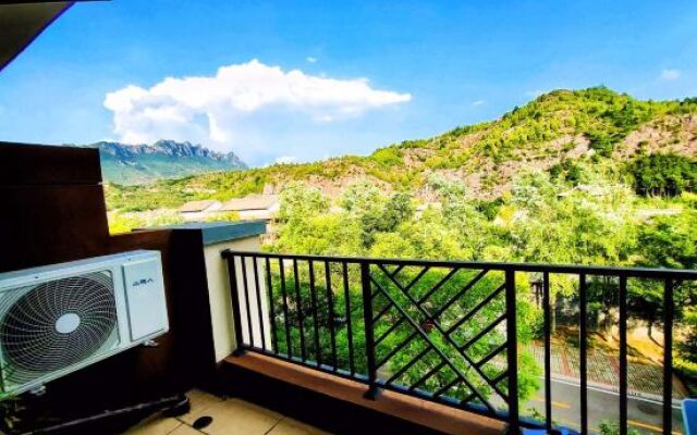 Mingtang Linshui Inn