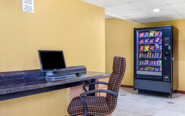 Days Inn and Suites - Tyler