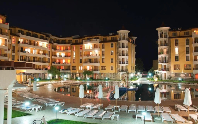 Royal Sun - Sunny Cove Apartment