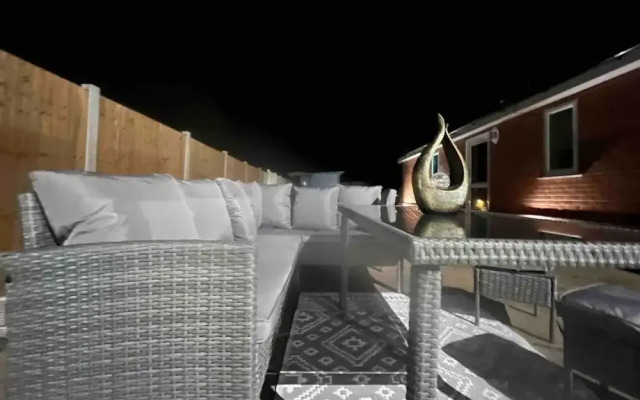 Serenity Haven 4-bed With Hottub,games,gym & More