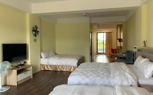 Yujing Warm Breezewarm x Sunny Sky Homestay