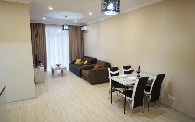 Leo Group Apartment 16-10 Elegance Batumi