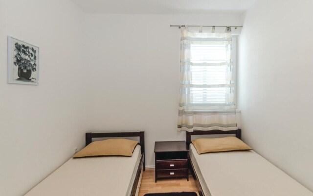 Nice Home in Pag With Wifi and 2 Bedrooms