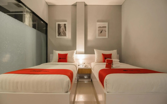 RedDoorz Plus near Soekarno Hatta Airport 2